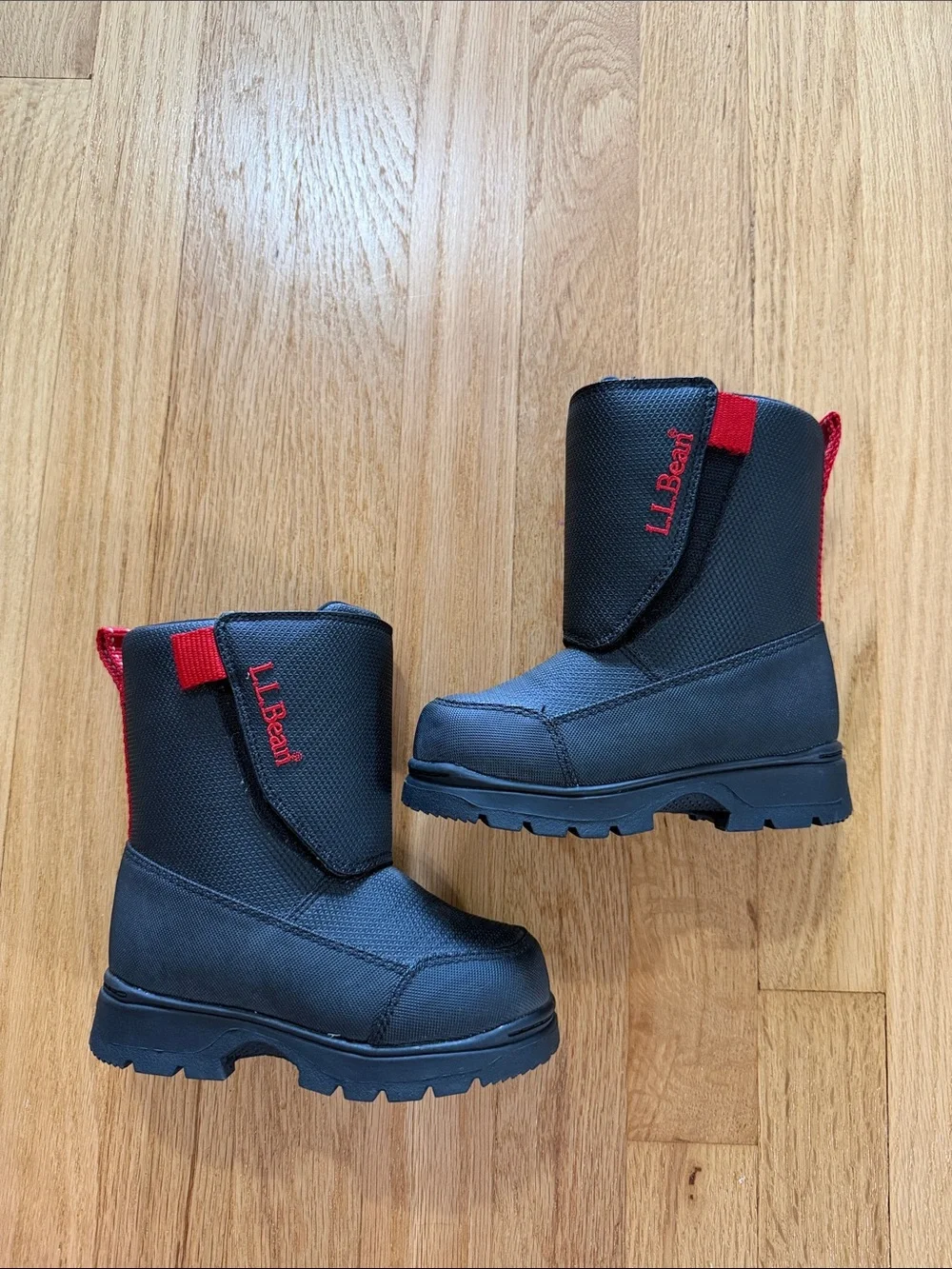 NWOB L.L. Bean Black and Red Hook and Loop Closure Snow Boots Sz 9